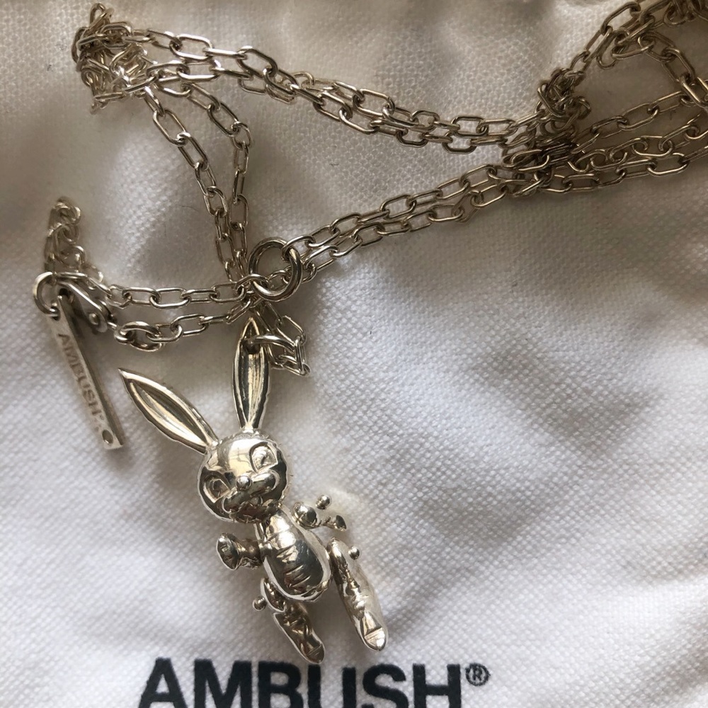 AMBUSH bunny pendant necklace
